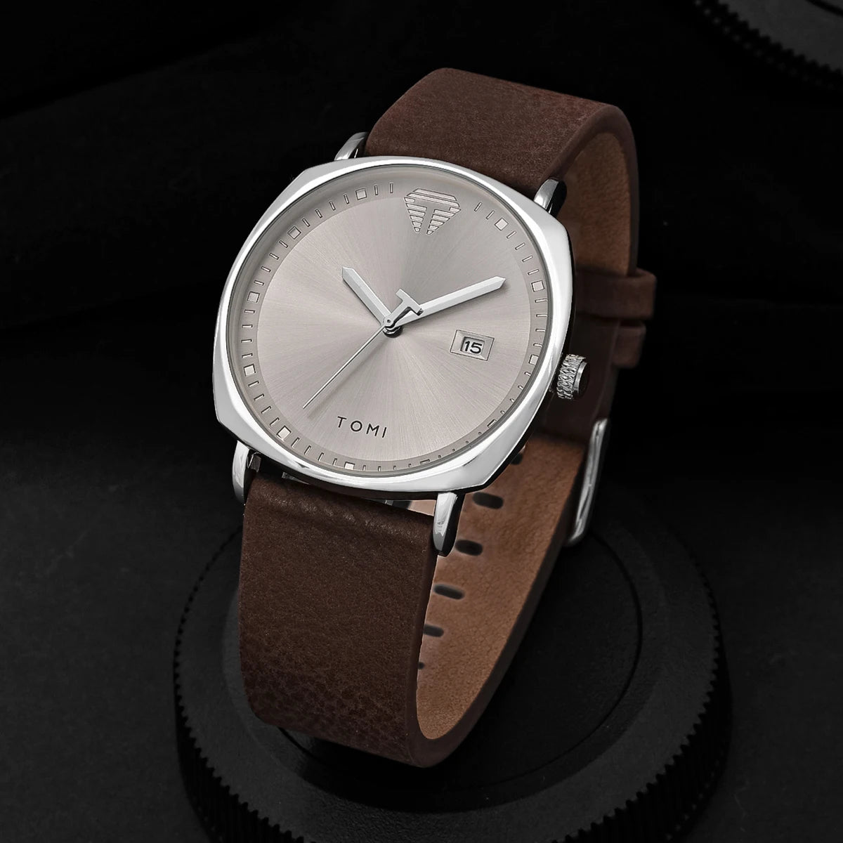 Men’s Minimalist Leather Quartz Watch – Casual Sports Style with Calendar
